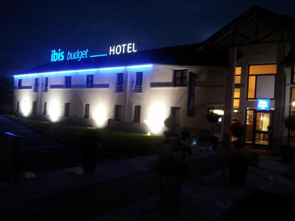 Ibis Budget Redon Bagian luar foto
