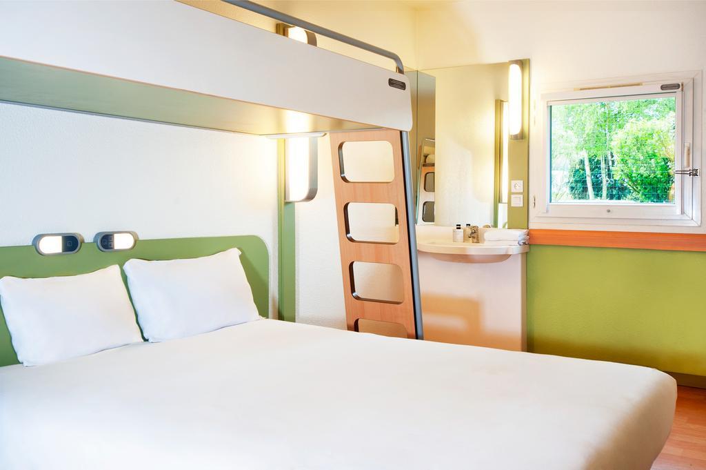 Ibis Budget Redon Bagian luar foto